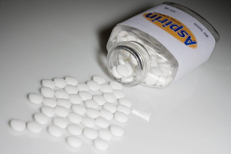 Không sử dụng thuốc có thành phần Aspirin và kháng sinh cho trẻ