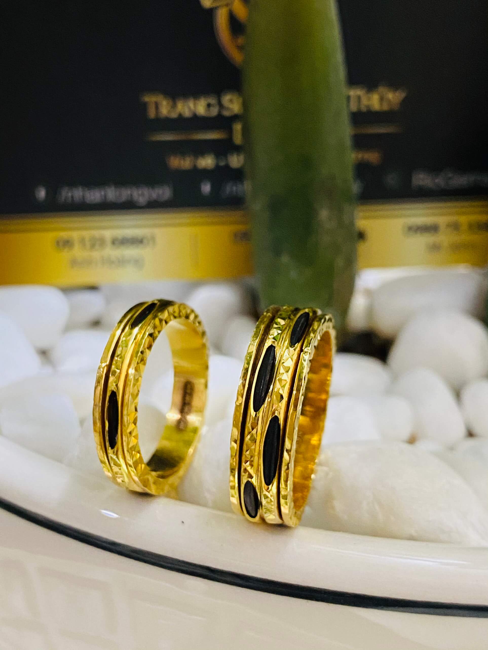 Nhẫn lông voi vàng 9999 được coi là một vật phong thủy có nhiều ý nghĩa tốt và tác dụng tích cực đến cuộc sống của người đeo