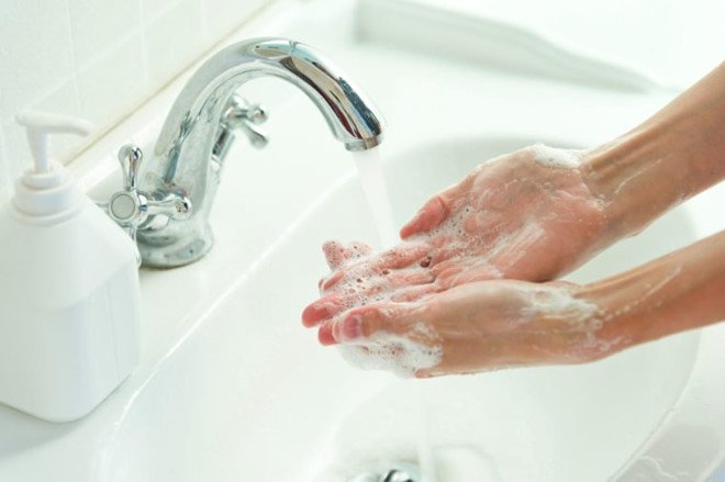 Rửa tay, sát khuẩn là bước quan trọng trong công tác phòng tránh bệnh tay chân miệng