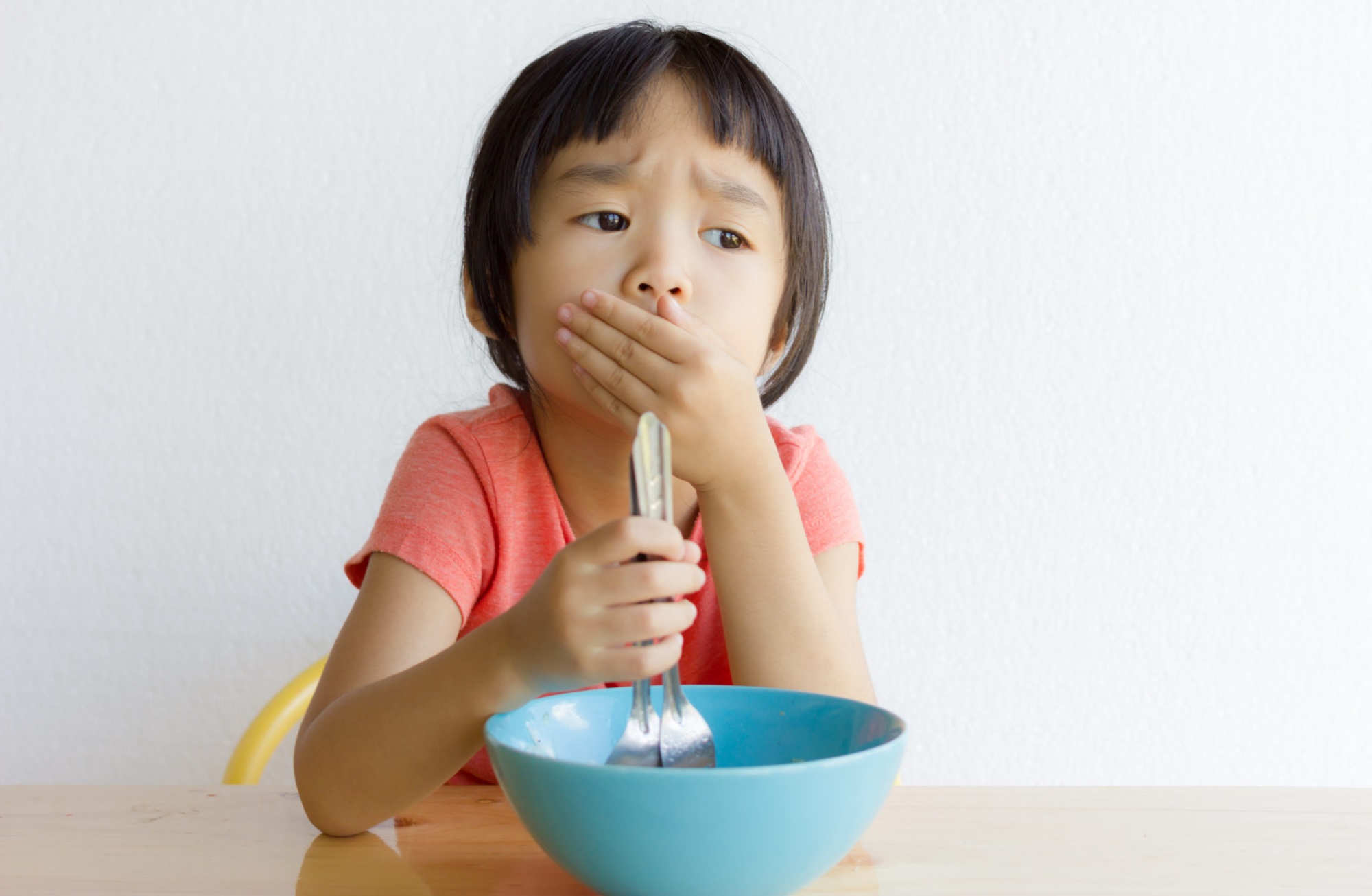 Trẻ bị ngộ độc thức ăn tăng cao vào mùa hè