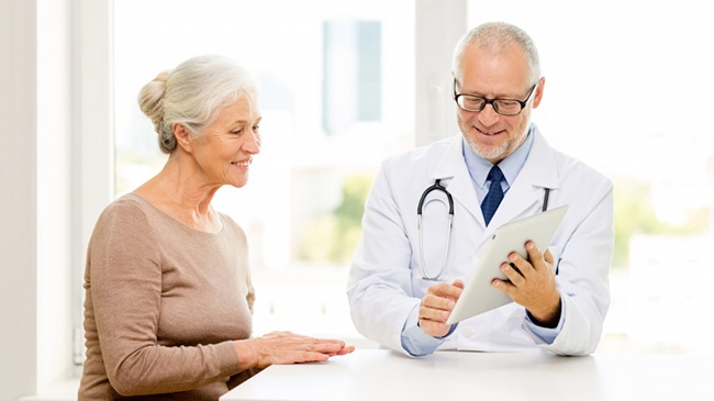 Bảo hiểm sức khoẻ cho người cao tuổi là giải pháp toàn diện giúp nâng cao chất lượng và điều kiện khám chữa bệnh cho người già