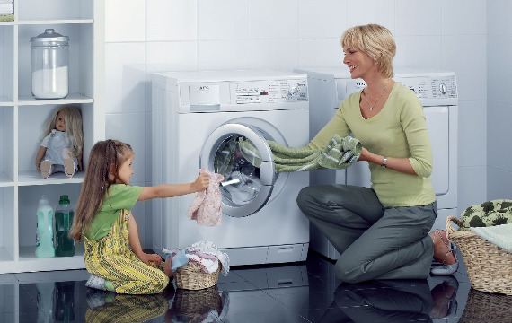 Sử dụng máy sấy quần áo cho quần áo của trẻ