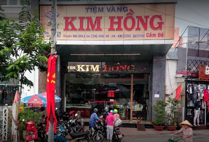 Tiệm vàng Kim Hồng Bình Dương là một trong những địa chỉ buôn bán nữ trang có tiếng tại Thủ Dầu Một